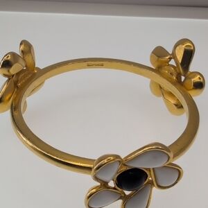 RARE Ben-Amun Gold and White Floral Bracelet with Gem Center Excellent Condition